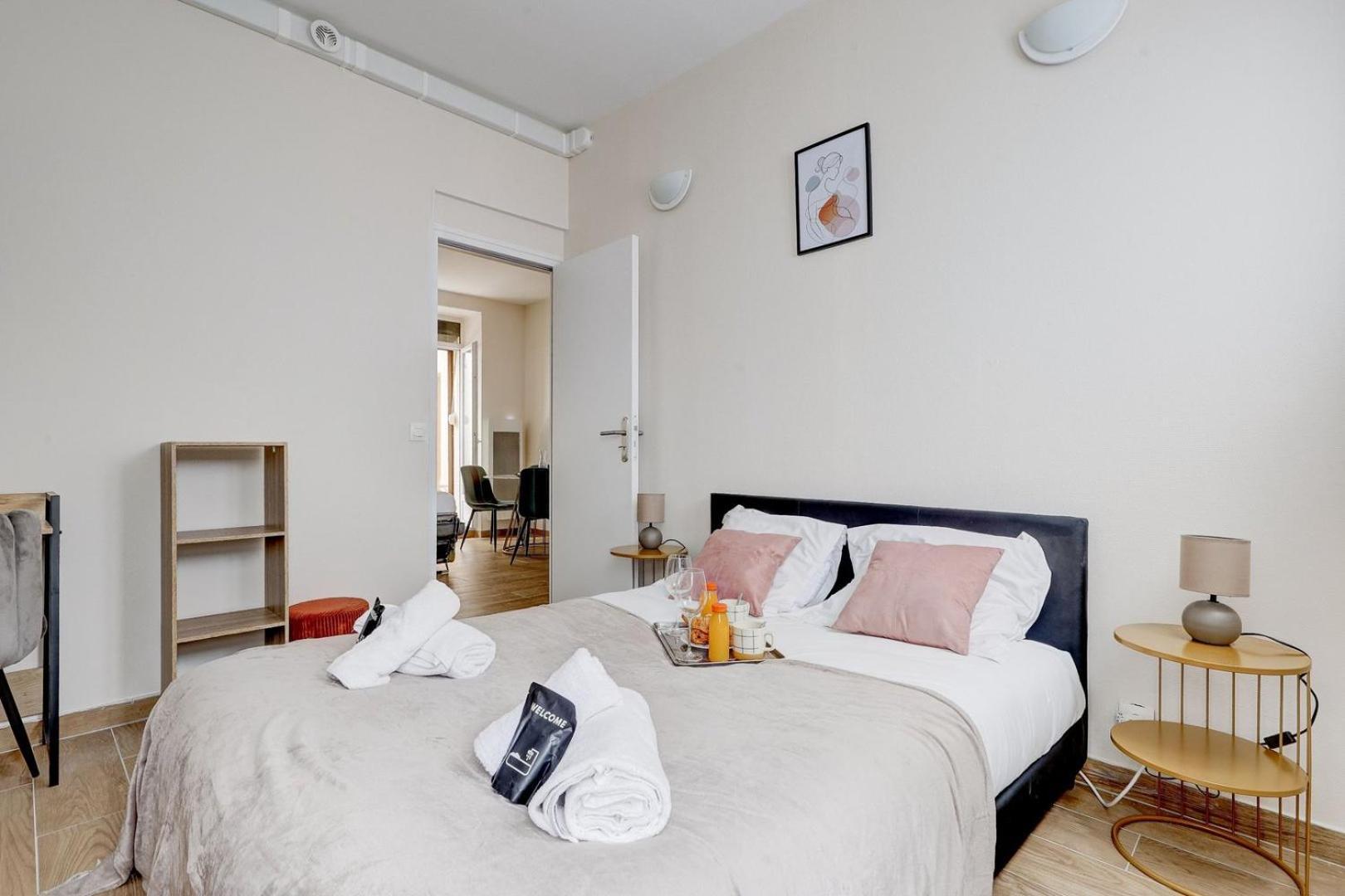 Tbs 98 - Superb Terrace In 15 Apartment
